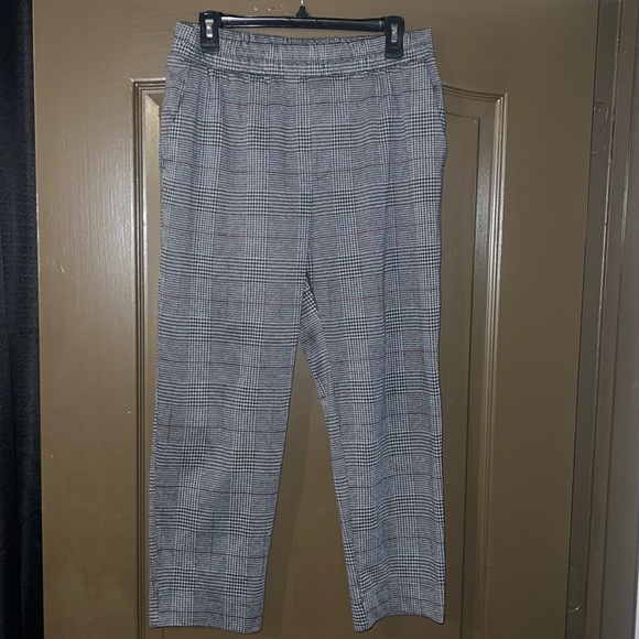 A new day cropped plaid pants - Picture 1 of 3